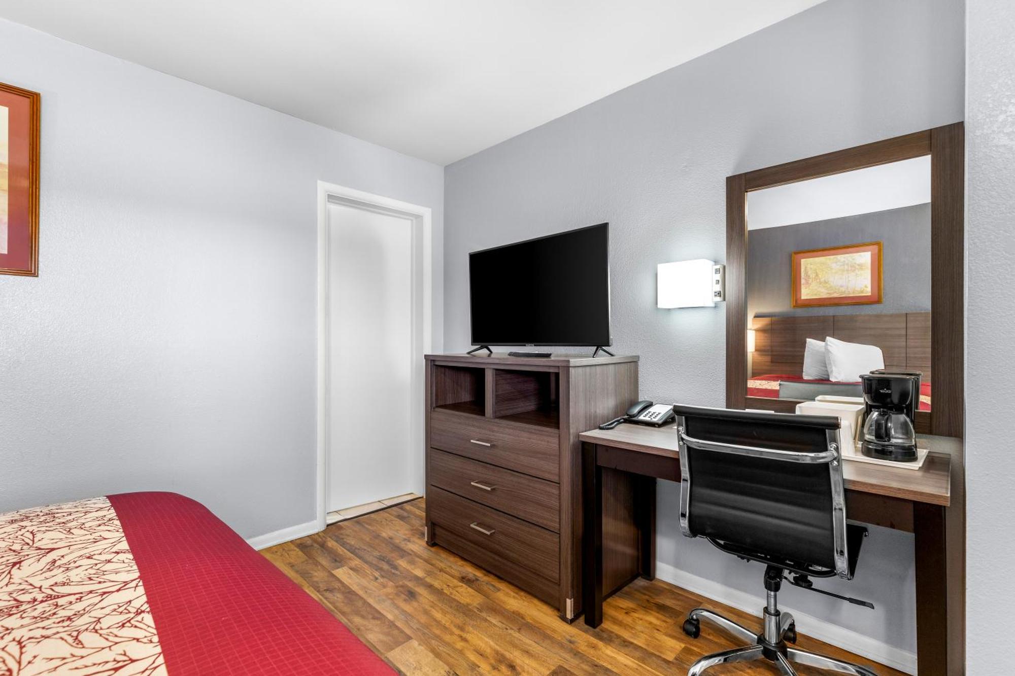 Americas Best Value Inn Belleville Екстериор снимка